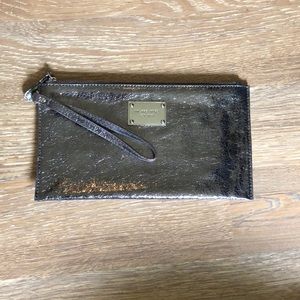 Michael KORS shimmering metallic wristlet